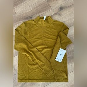 NWT Athleta Accent Seamless turtleneck